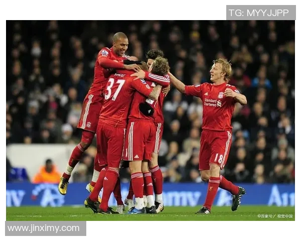 凯恩：从英格兰锋线新星到世界足坛顶级球员的传奇之路