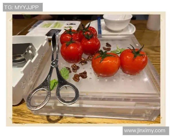 外国足球巨星亲身体验北京烤鸭美味 揭秘他们的美食之旅